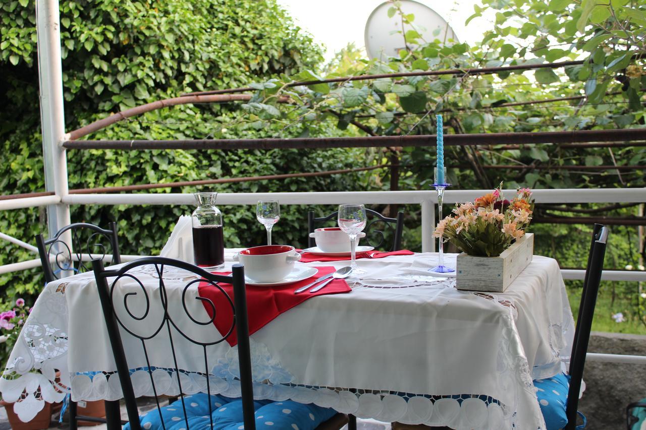 La Deka GuestHouse Lagodekhi Extérieur photo